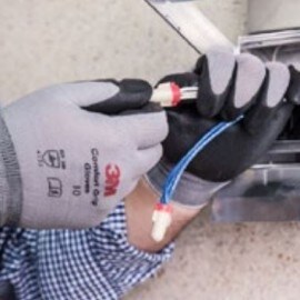 3M™ コンフォート グリップグローブを使用