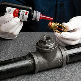 3M™ Scotch-Weld™ ネジゆるみ止め接着剤を使用