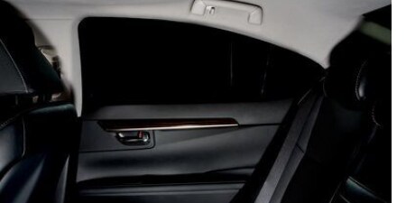ドアピラーに使用された3M™ Thinsulate™ 吸音断熱材
