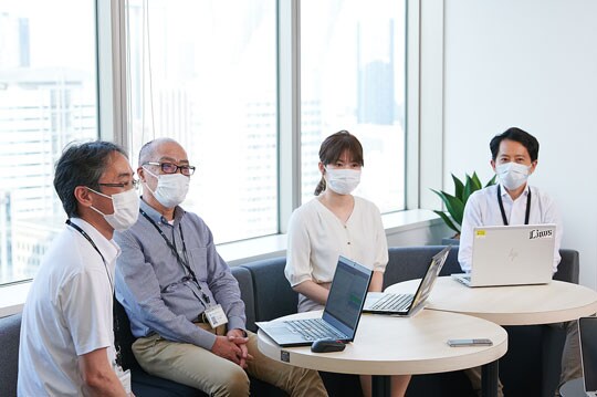 コニカミノルタジャパン株式会社 コーポレート本部 経営企画部 牧野 陽一氏、営業推進統括部ポータル推進部 中村 睦朗氏、森山 麻衣氏、コーポレート本部 経営企画部 小川 陽二郎氏
