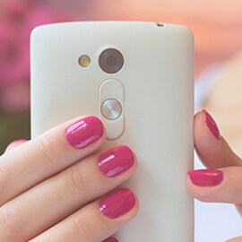 ３Ｍのカメラレンズ用ボンディングソリューションを使用したスマートフォン