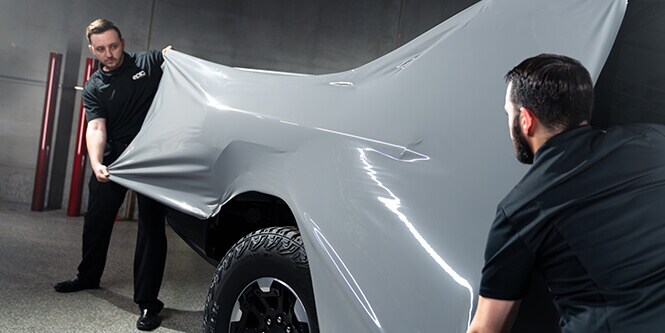 プロテクションラップフィルムが施工された車