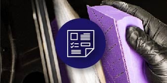 フレキシブルブロックを使用して研磨作業をする画像
