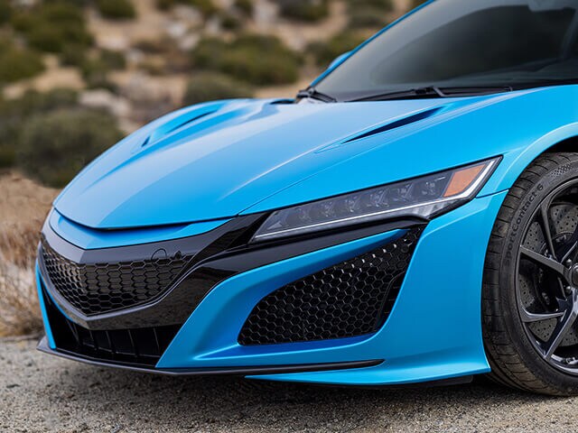 カーラッピングフィルムで施工されたスポーツカー