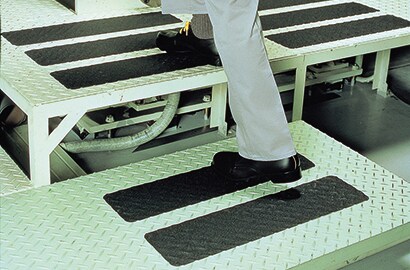 ３Ｍ™ セーフティ・ウォーク™ すべり止めテープ　タイプ A
