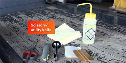3Mの反射テープの貼付に必要な各種工具
