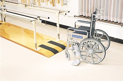 ３Ｍ™ セーフティ・ウォーク™ すべり止めテープ　タイプ C
