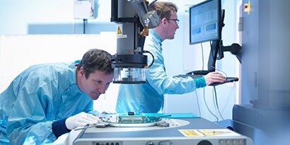 Novec™高機能性液体は、半導体や電子機器に対するフッ素系樹脂コーティング剤として安全に使用できます。
