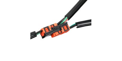 ケーブルを分岐し省配線を実現するコネクタ
