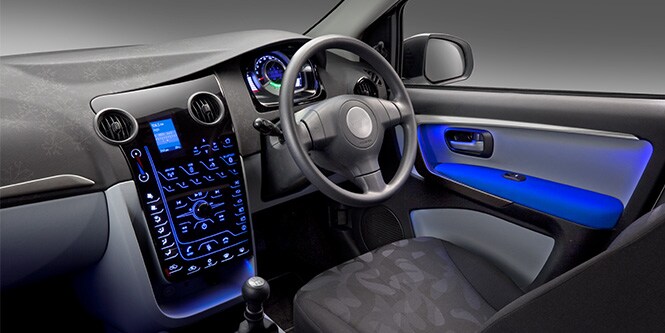 インテリアトリムフィルム:高級車に施されたインテリアトリムフィルム