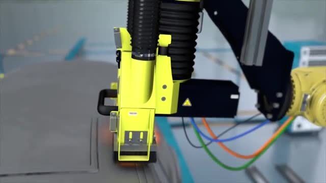 自動車ボデー(ルーフ)のレーザー溶接後の表面仕上げ加工
