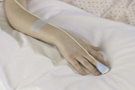 サージカルテープ剥離時の表皮剥離から皮膚を守るために