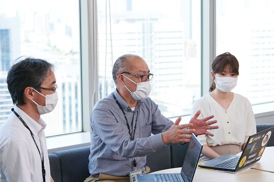 コニカミノルタジャパン株式会社 牧野 陽一氏、中村 睦朗氏、森山 麻衣氏
