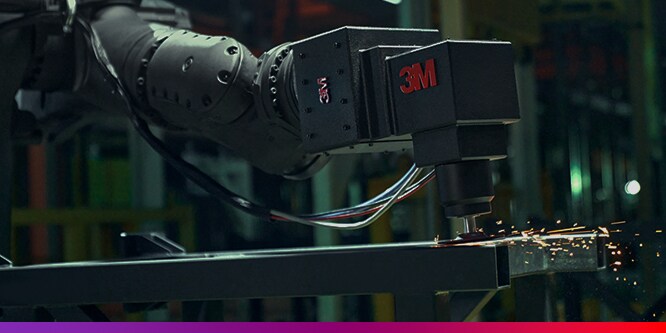 ロボットを用いた研磨加工の画像
