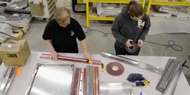 3M™ VHB™テープによる組立工程のスピードアップと効率化を紹介する動画
